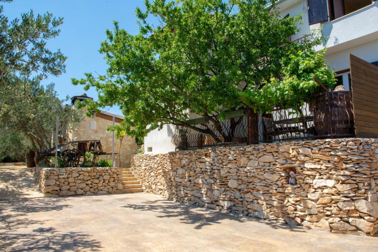 Plum Holiday Home Kaštel Stari Exteriör bild