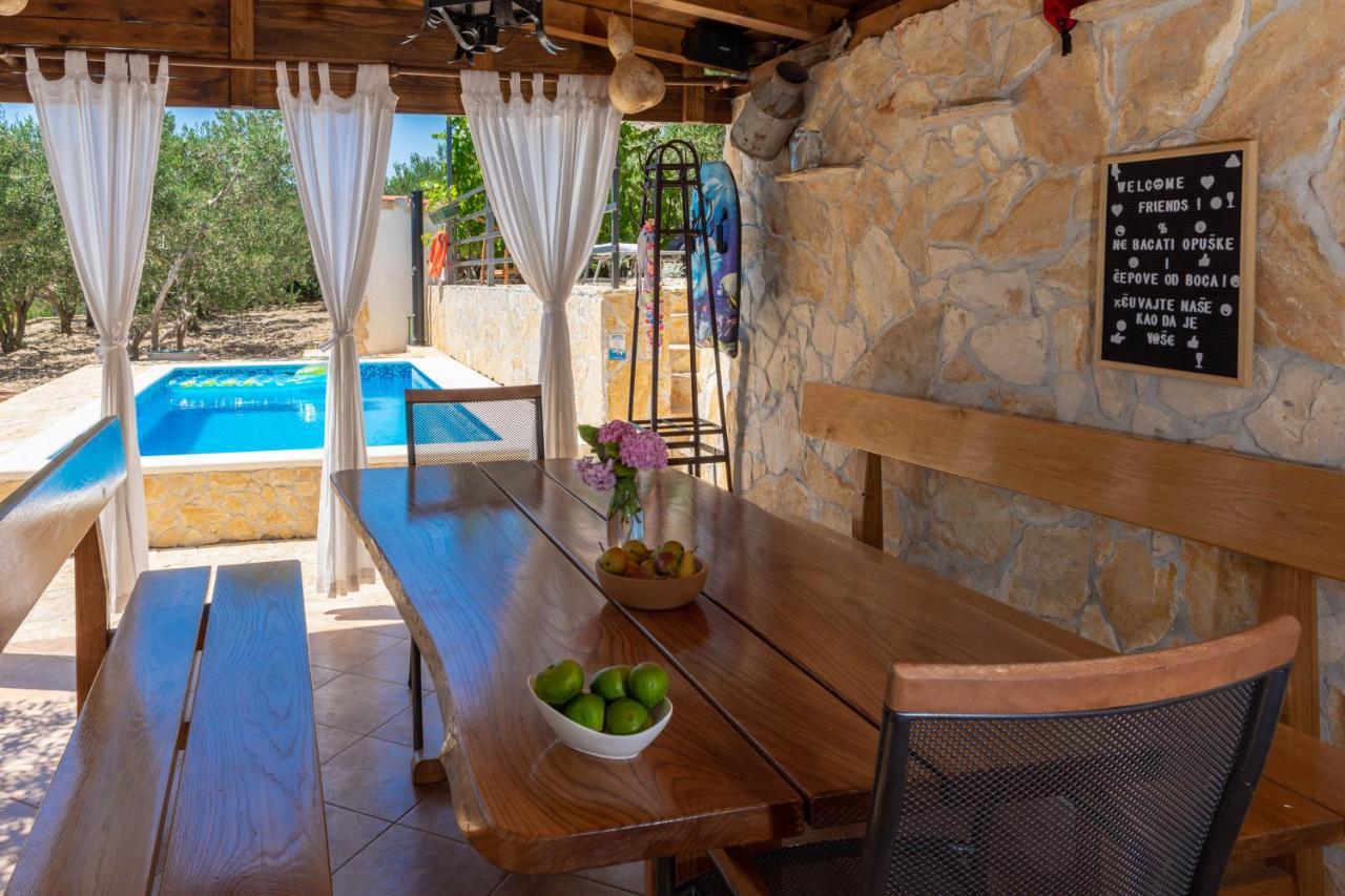 Plum Holiday Home Kaštel Stari Exteriör bild