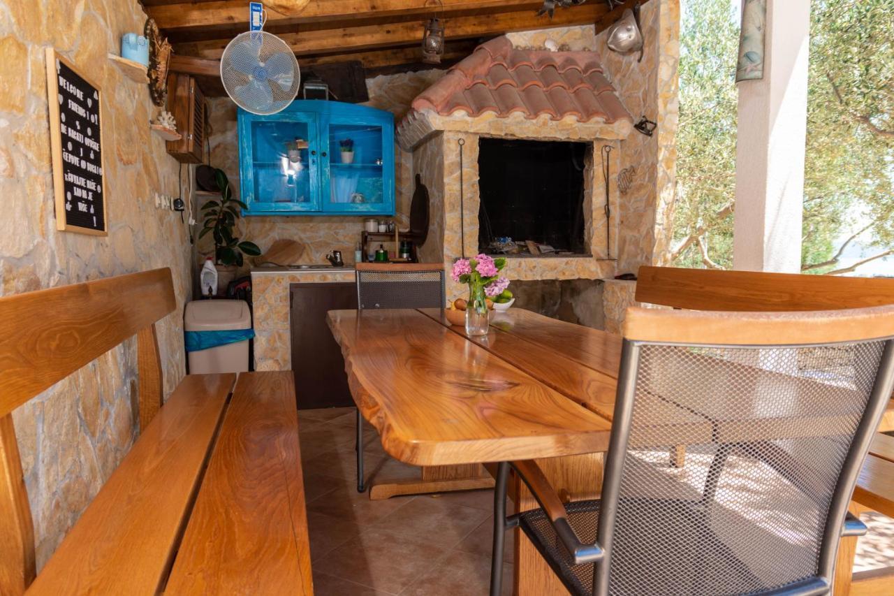 Plum Holiday Home Kaštel Stari Exteriör bild