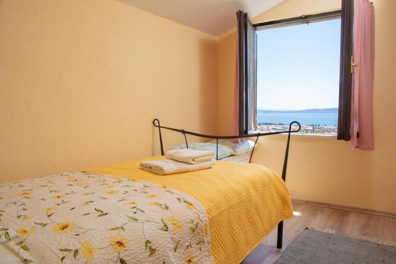 Plum Holiday Home Kaštel Stari Exteriör bild