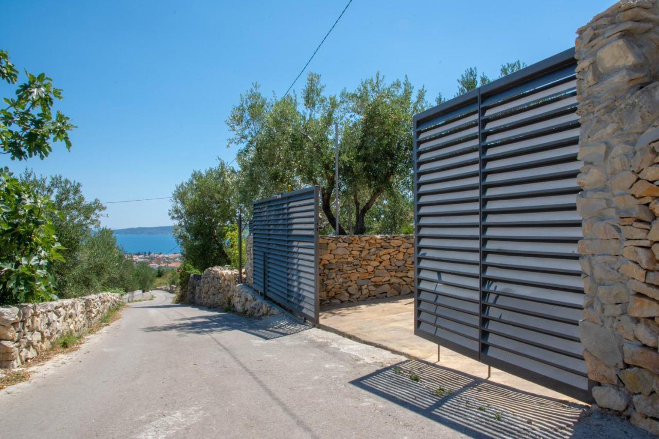 Plum Holiday Home Kaštel Stari Exteriör bild