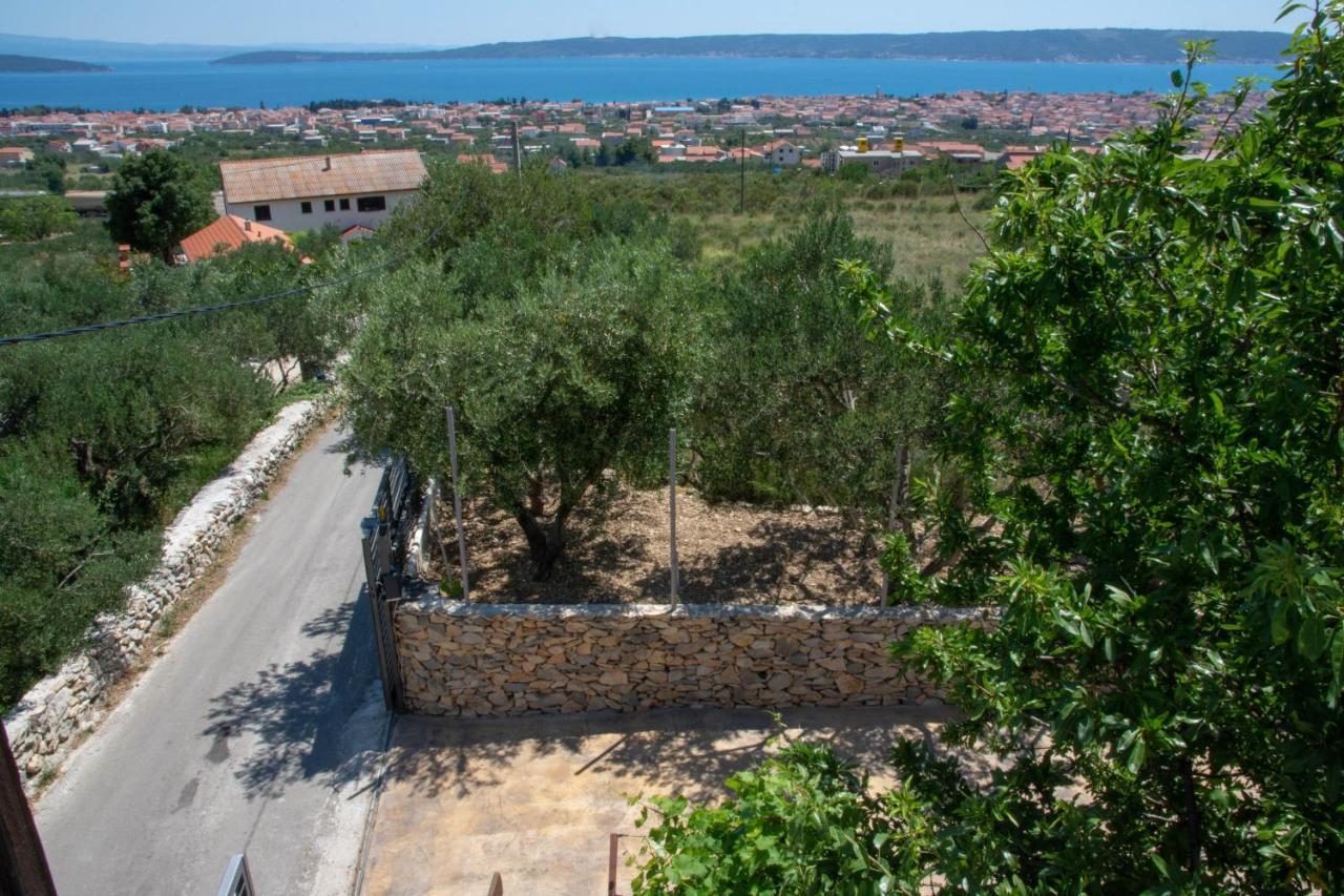 Plum Holiday Home Kaštel Stari Exteriör bild
