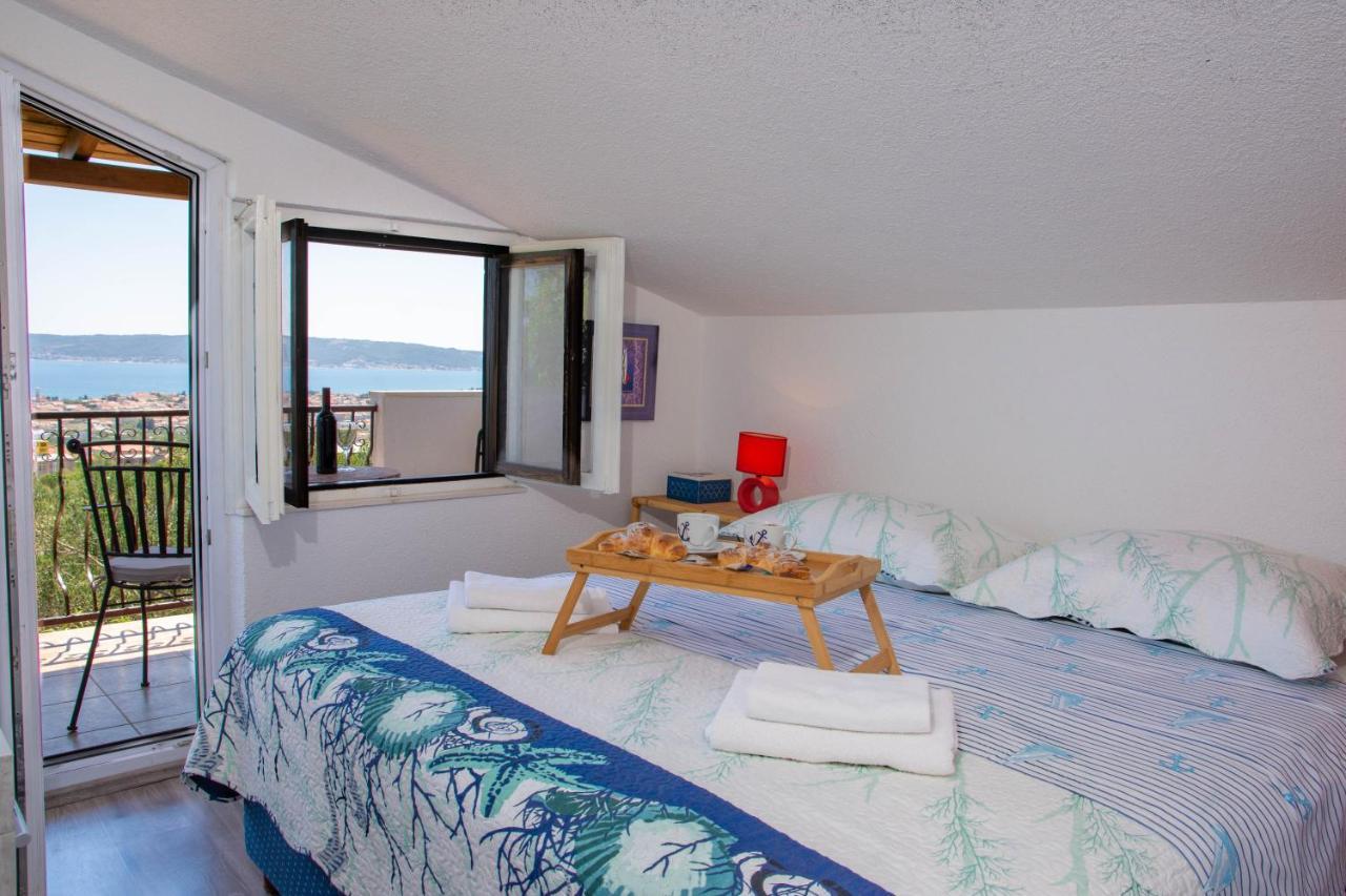 Plum Holiday Home Kaštel Stari Exteriör bild