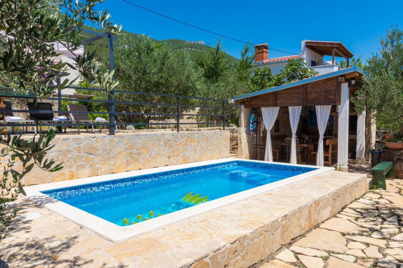 Plum Holiday Home Kaštel Stari Exteriör bild