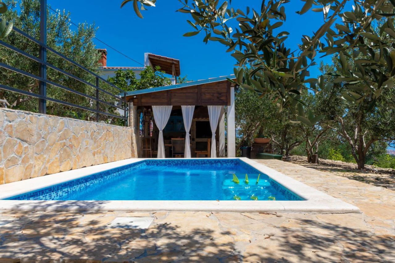 Plum Holiday Home Kaštel Stari Exteriör bild